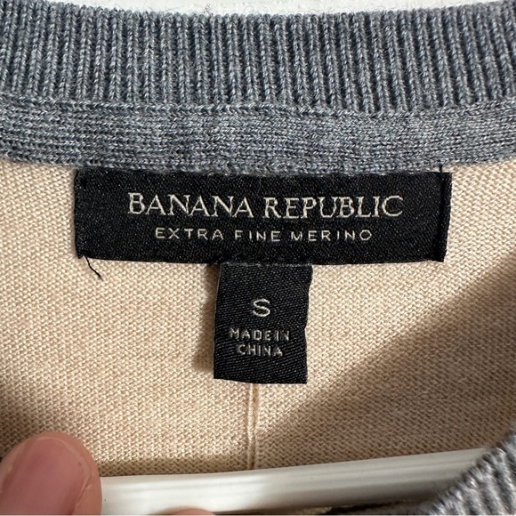 Banana Republic colorblock merino sweater, Small, neutral, fall, office, classic - Picture 3 of 10